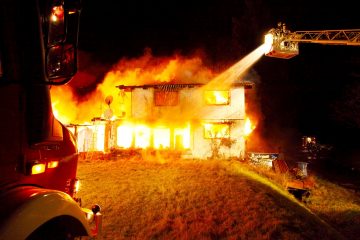 Brand, Unglück, Hausbrand, Feuerwehr